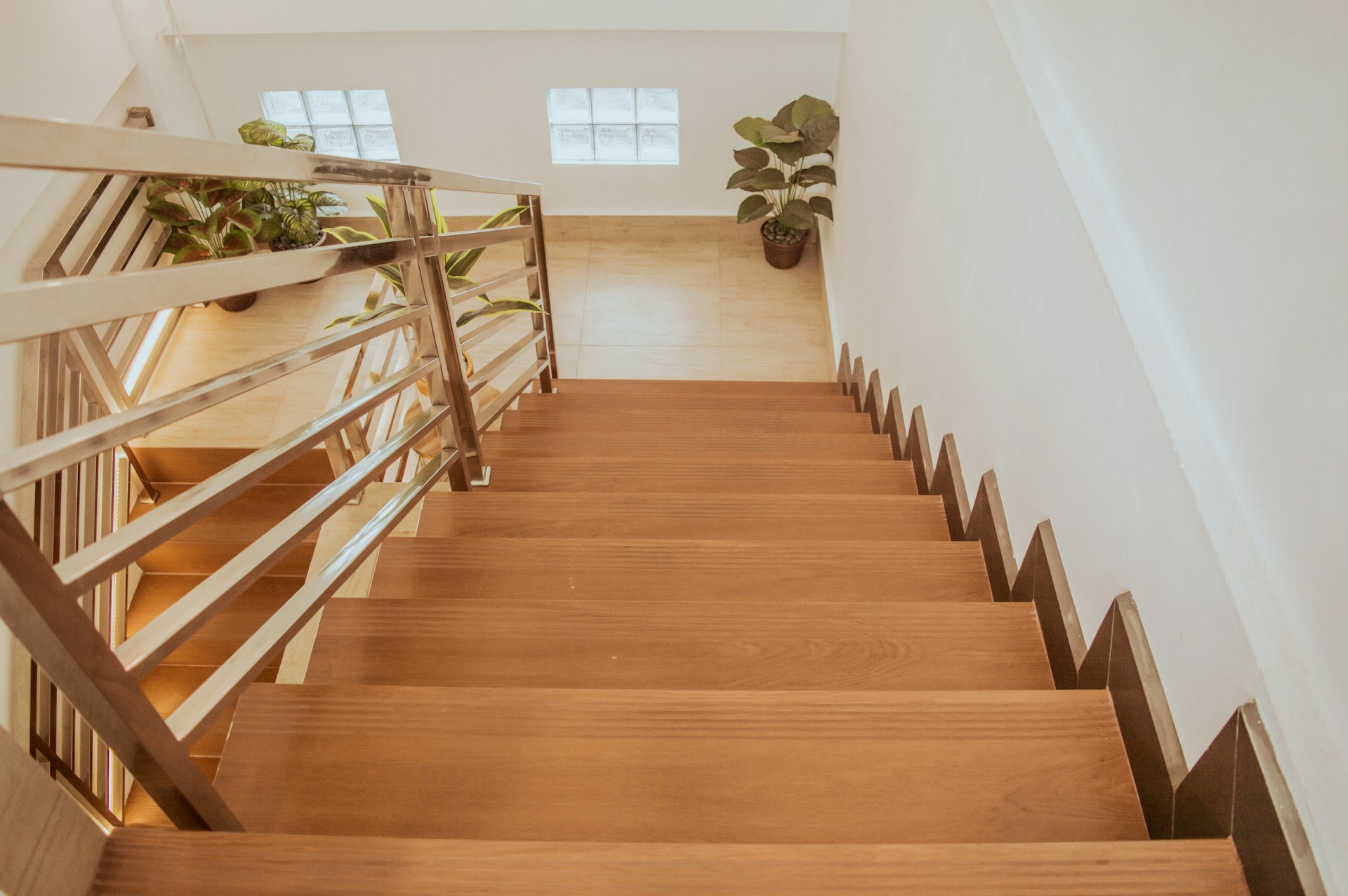 Ultimate Guide To Stair Railing Material Choices